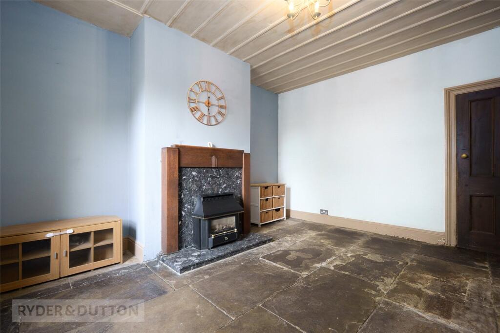 House in Huddersfield - View 3