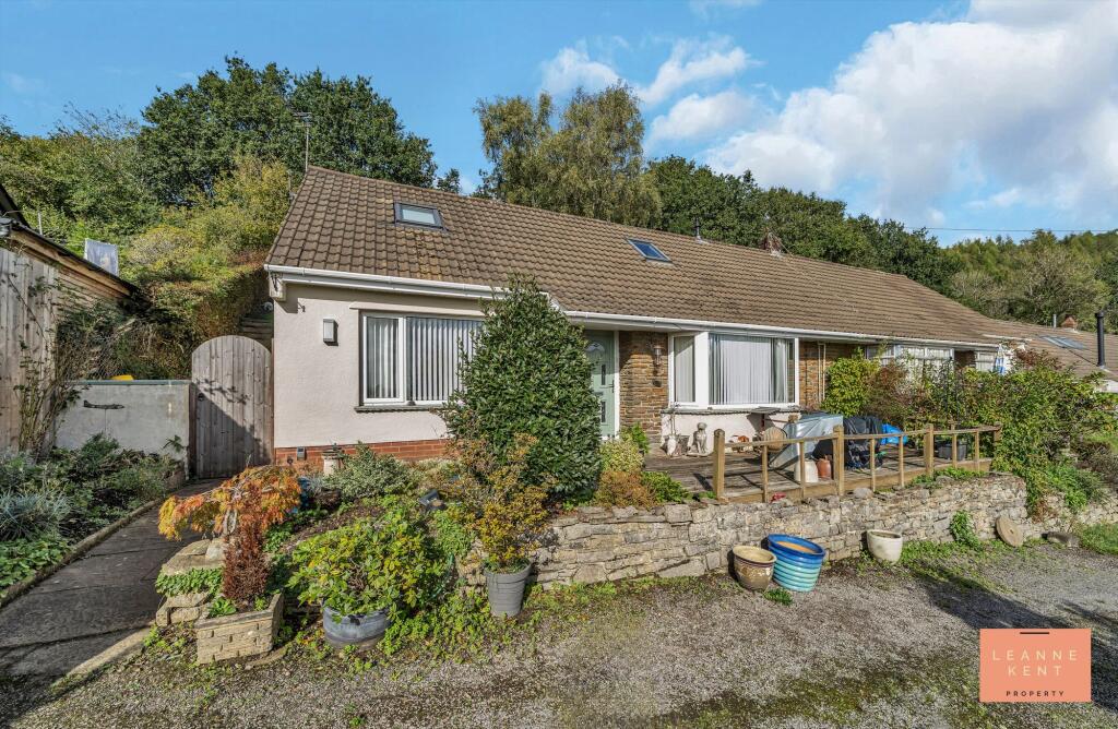 3-bed semi-detached on Cwm Fedw, Machen, CF83, £350,000