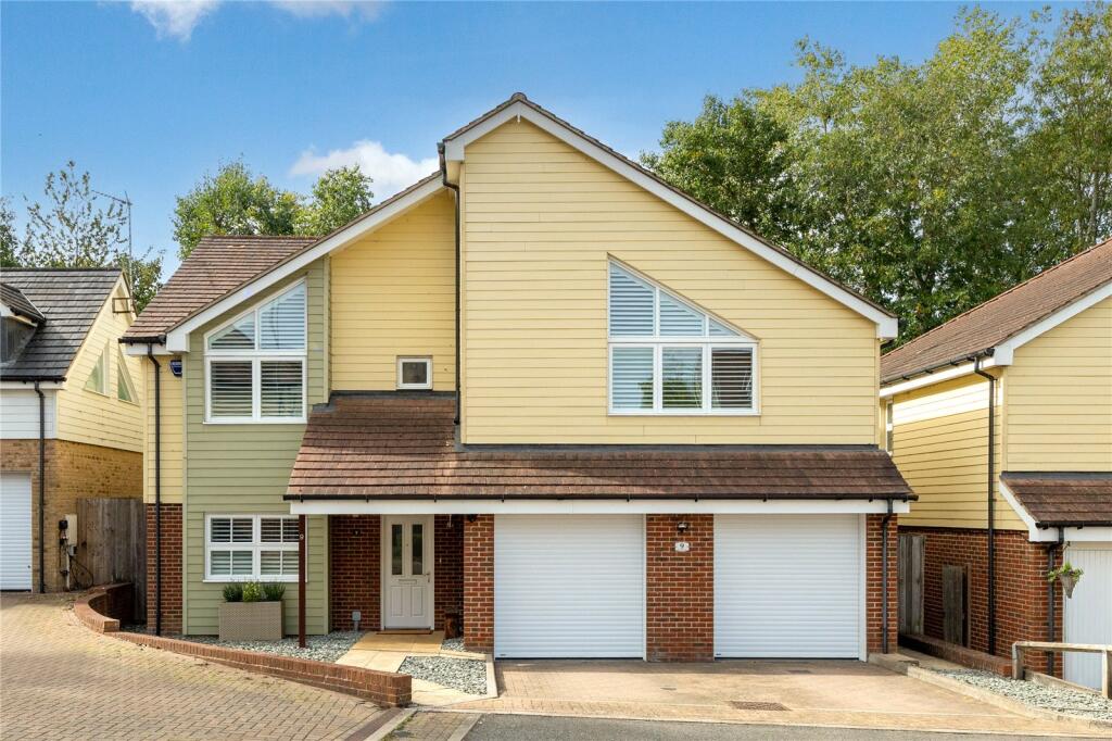 Main image of property: High Thorn Piece, Redhouse Park, Milton Keynes, Buckinghamshire, MK14