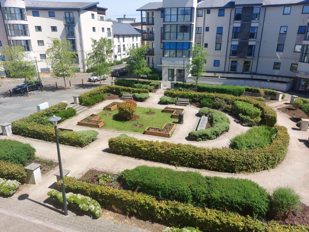 15 Seacole Crescent, Swindon, Wiltshire photo 2