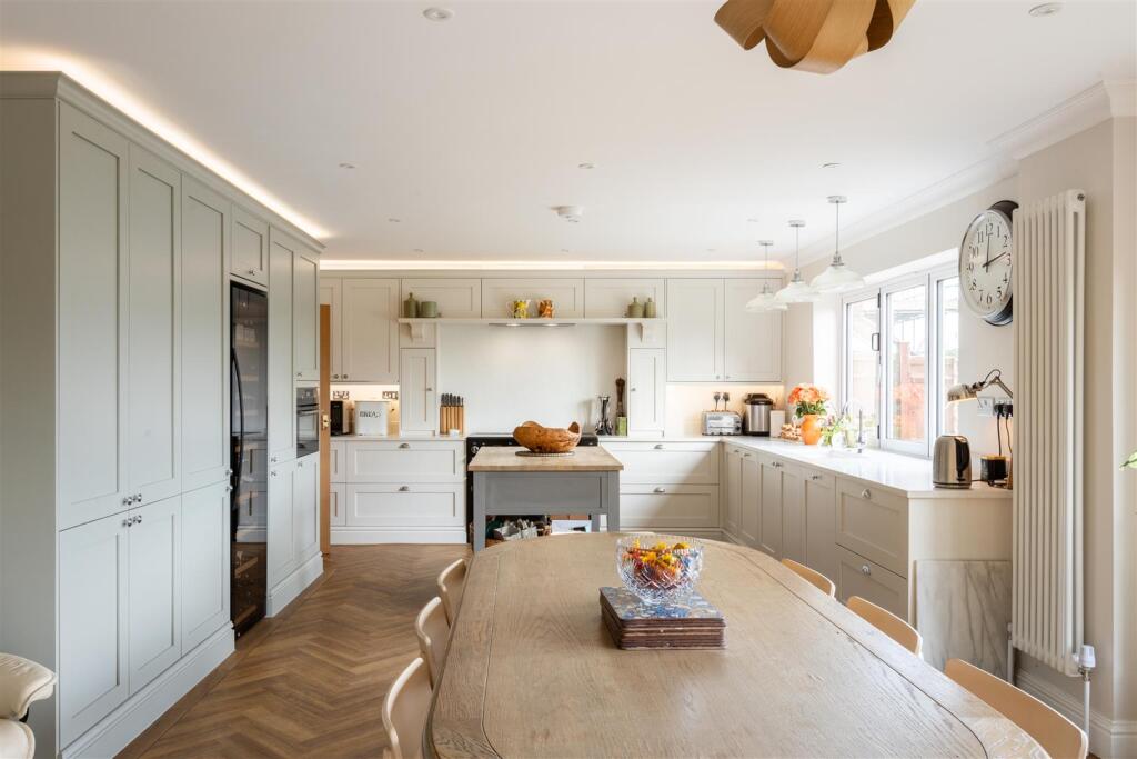 House in Redhill - More