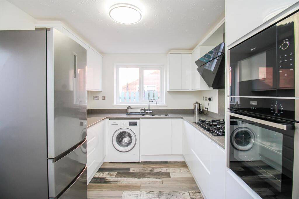 House in Wakefield - View 2