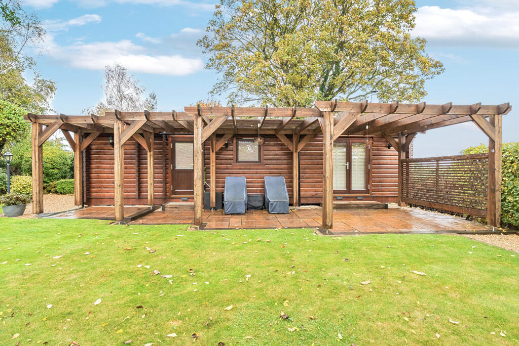 Oatlands Road, Shinfield, Reading, Berkshire, RG2 photo 4