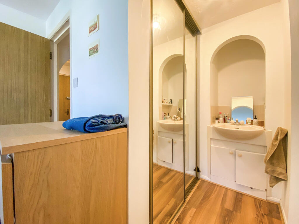 Apartment in London, Lower Holloway, Holloway - View 5