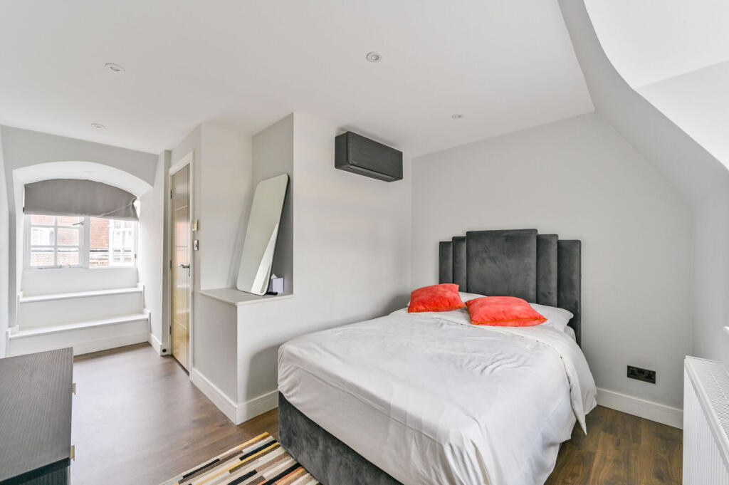 Apartment in London, City of Westminster - More