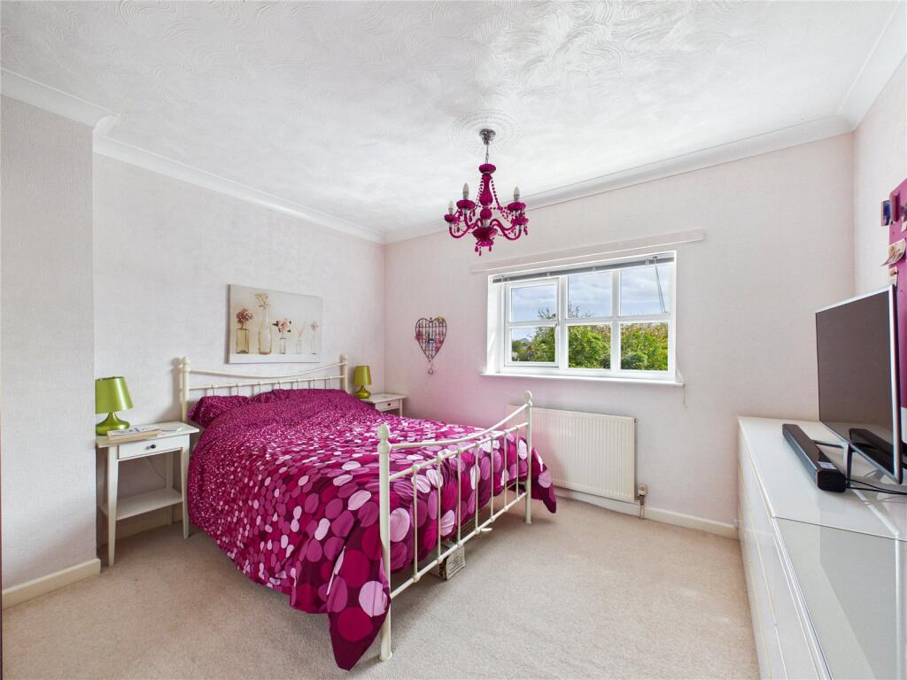 House in Tendring, Thorpe-le-Soken - More