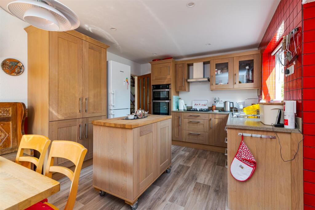 Orchard Close, Burton Joyce, Nottingham photo 4