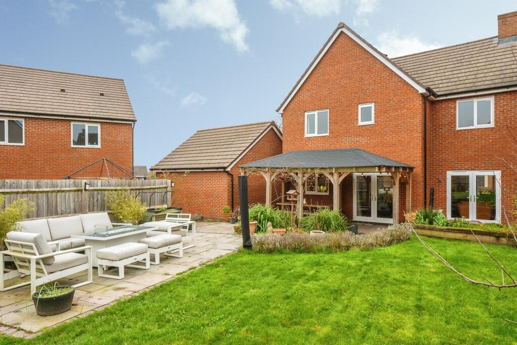 Sampson Avenue, Bramshall, Uttoxeter photo 2
