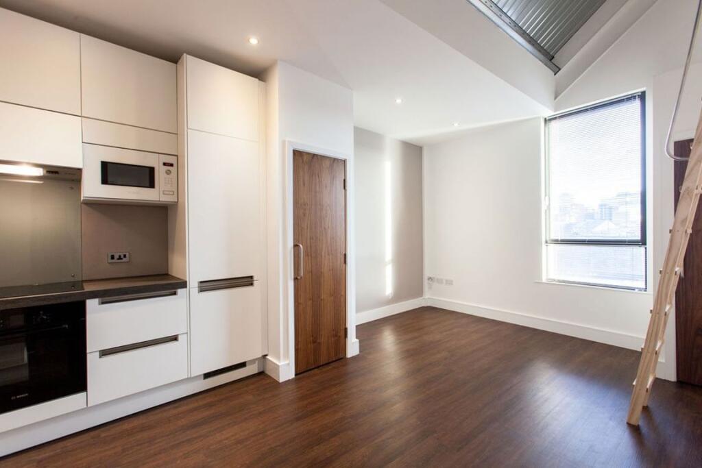 Apartment in Sheffield - View 4