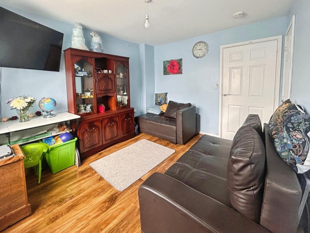 House in Wolverhampton, West Midlands - View 3