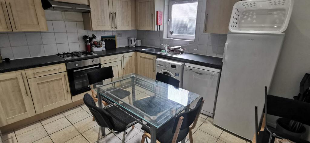 House in Leeds - View 5