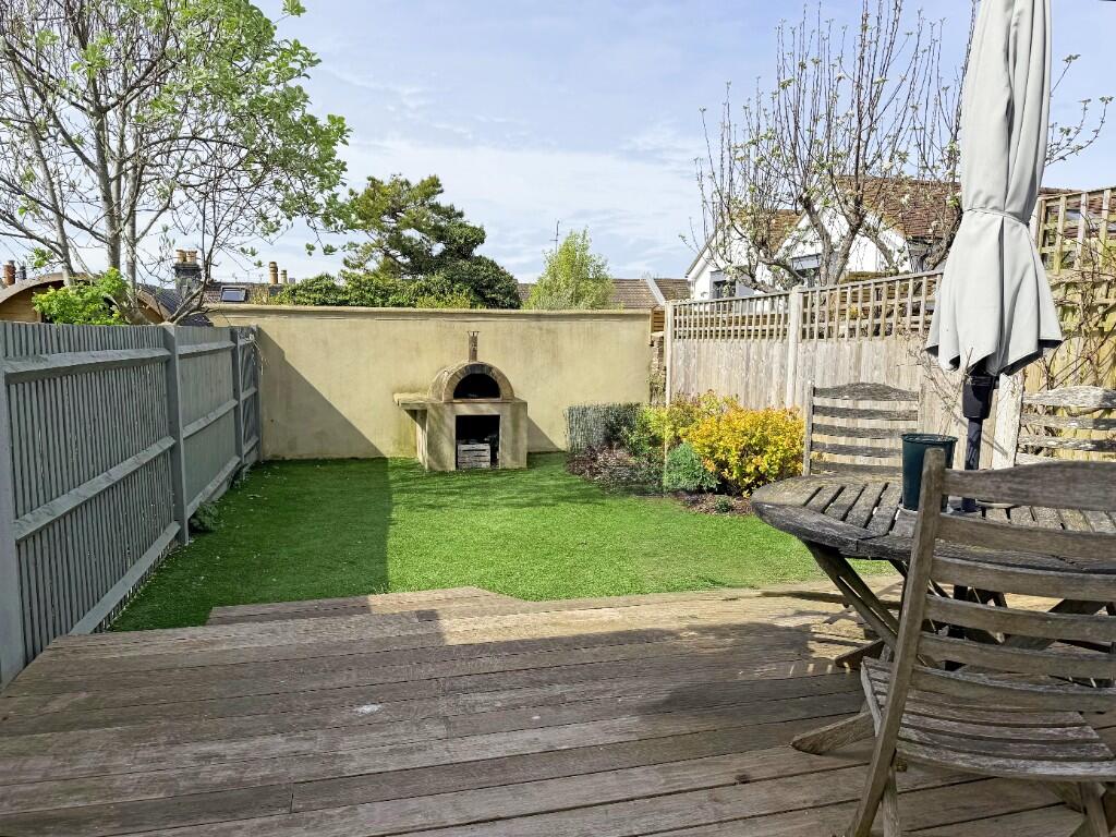 Edburton Avenue - BN1 photo 2