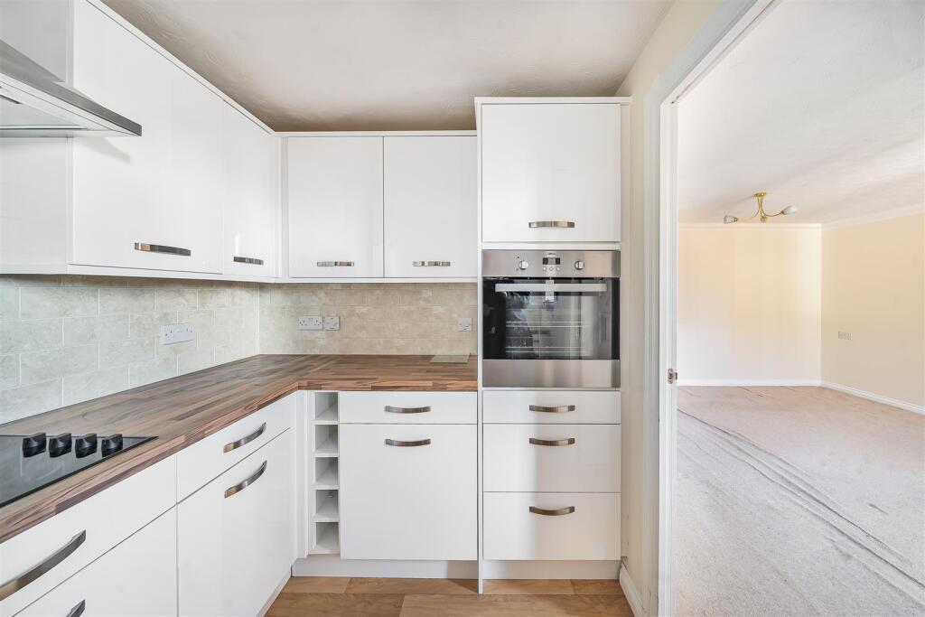Apartment in Southampton - More