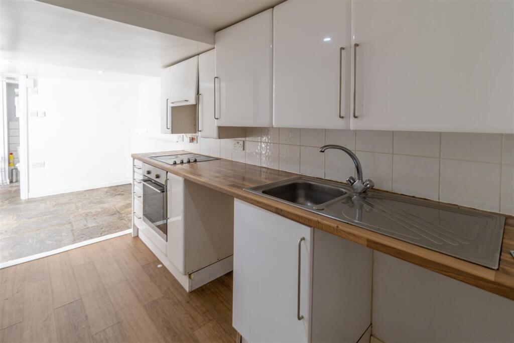 Apartment in Plymouth, Pennycomequick - View 3