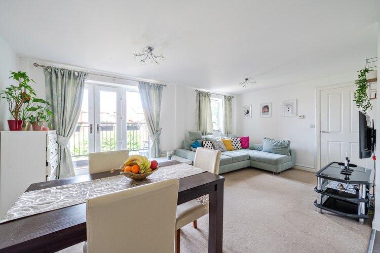 Apartment in Wokingham, Emmbrook