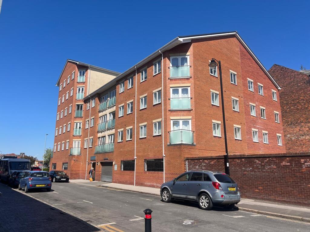 Main image of property: Tradewinds, Old Harbour Court, Wilcolmlee, Hull, HU2 8HZ