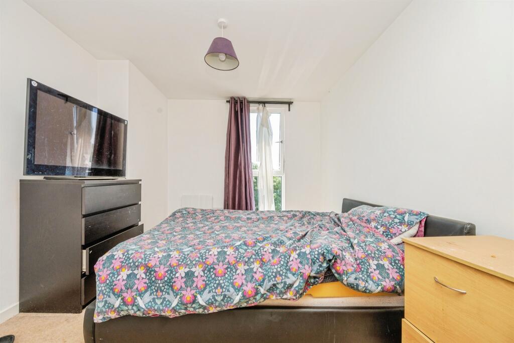 Apartment in Birmingham, West Midlands - More