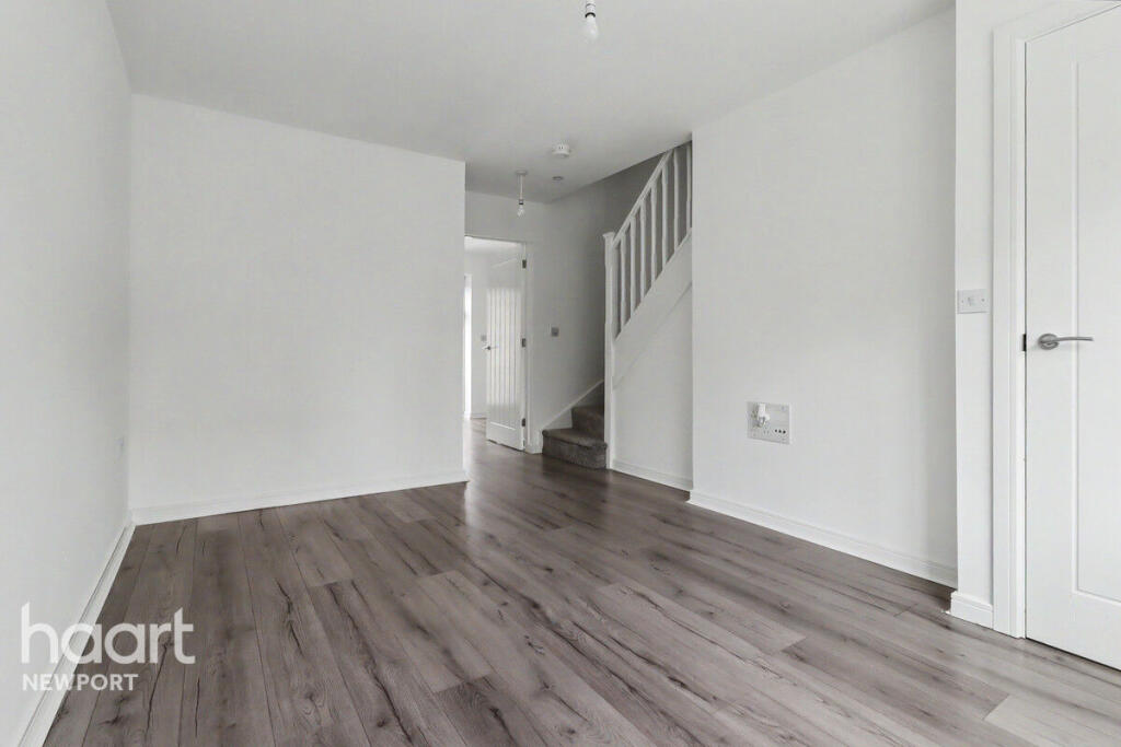 House in Newport - View 2