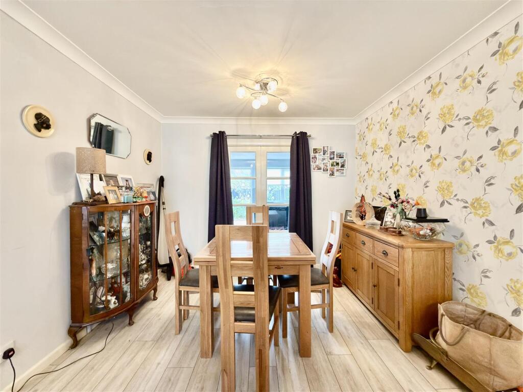 House in Swindon, Gorse Hill - View 5