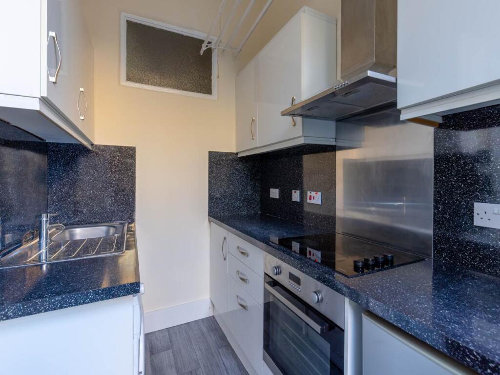 Apartment in Edinburgh, Sciennes - View 5