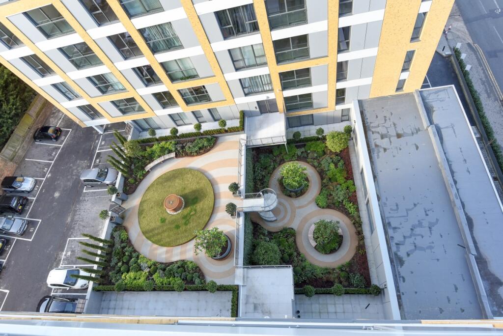 Apartment in Sevenoaks - More