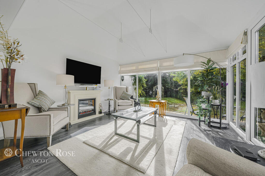 House in Winkfield, Martin's Heron - View 3