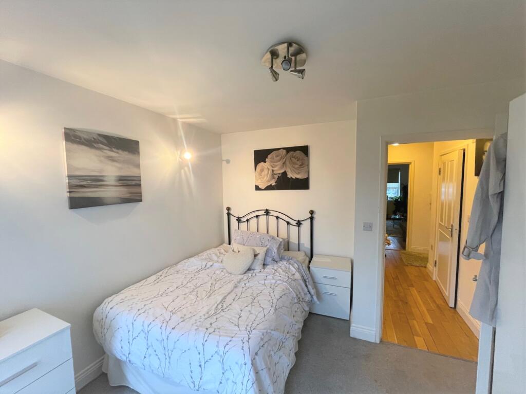 Apartment in Enfield - More
