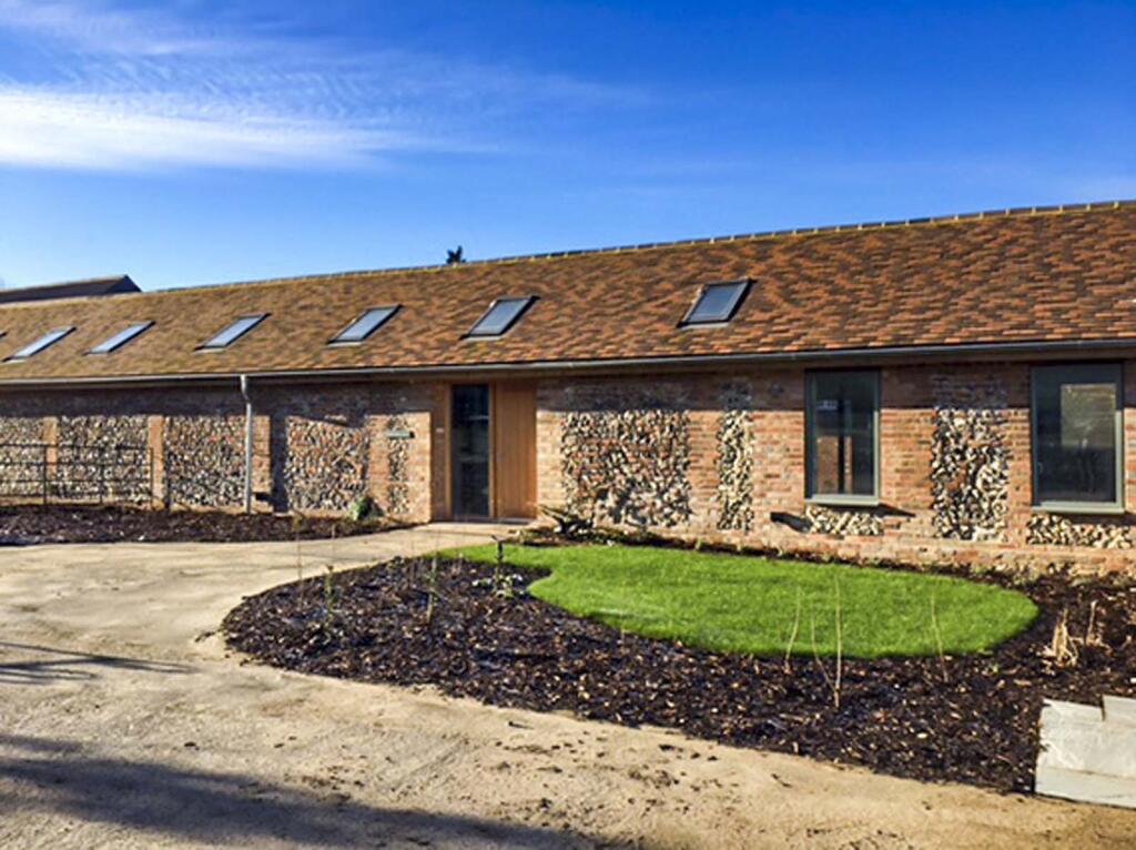 Main image of property: 2 Spring Farm Stables, Goring on Thames