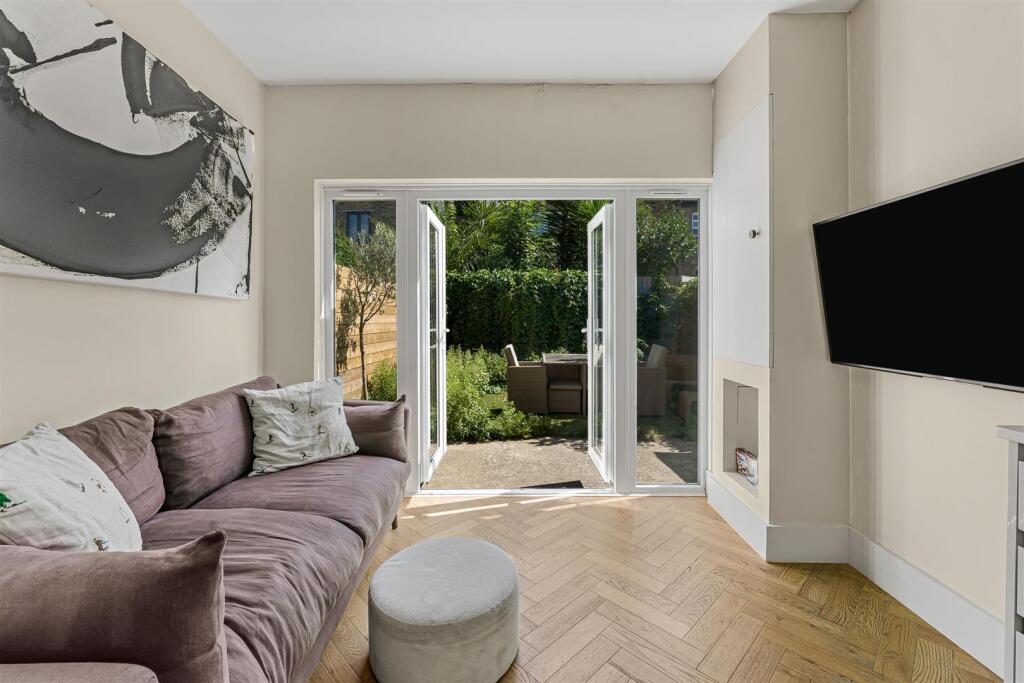 Apartment in London - View 5