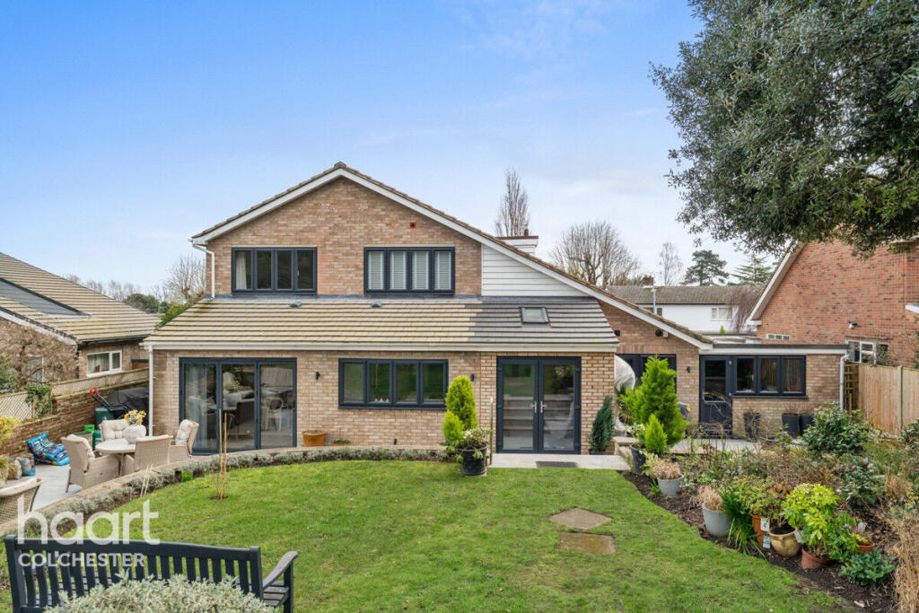 Oaks Drive, Lexden photo 3