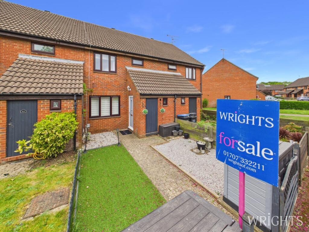 Main image of property: Dalewood, WELWYN GARDEN CITY, AL7