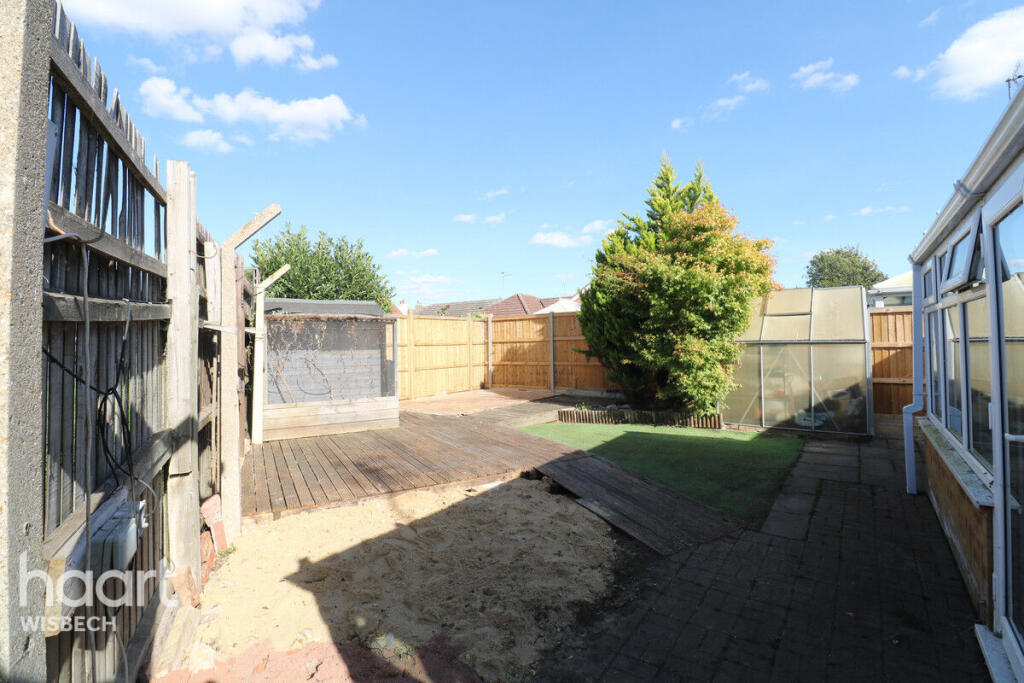 House in Peterborough - View 4