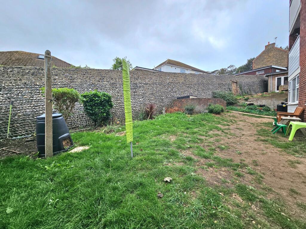 Apartment in Lewes, Newhaven - More