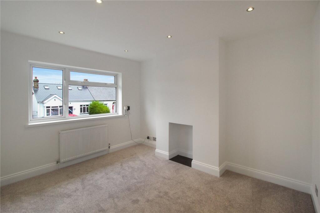 Flemming Crescent, Leigh-on-Sea, Essex, SS9 photo 2