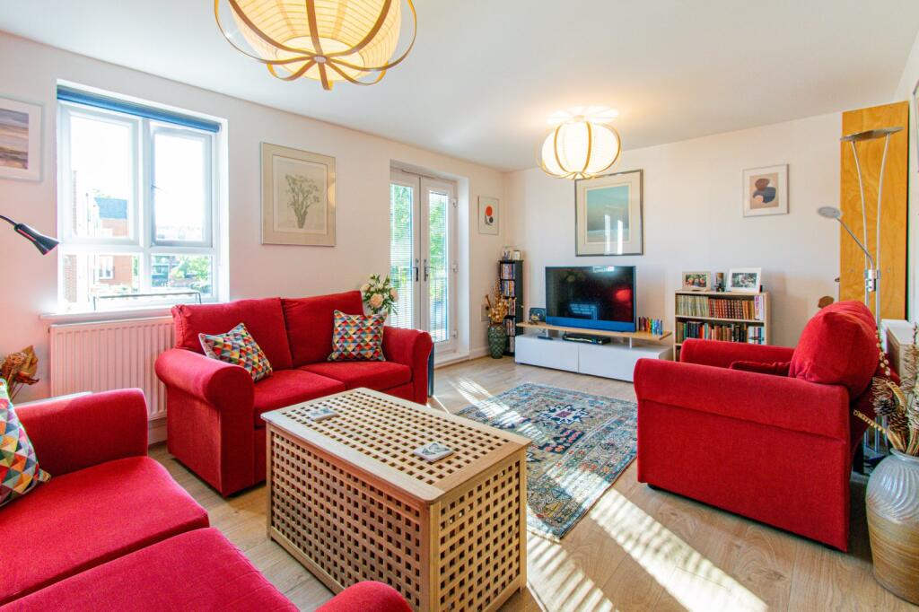 House in Newbury, Ham Marsh, Speenhamland - More