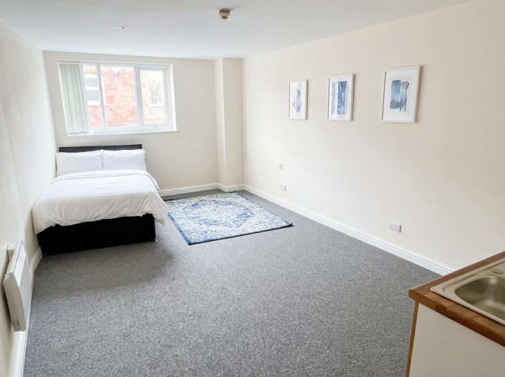 Studio flat for rent