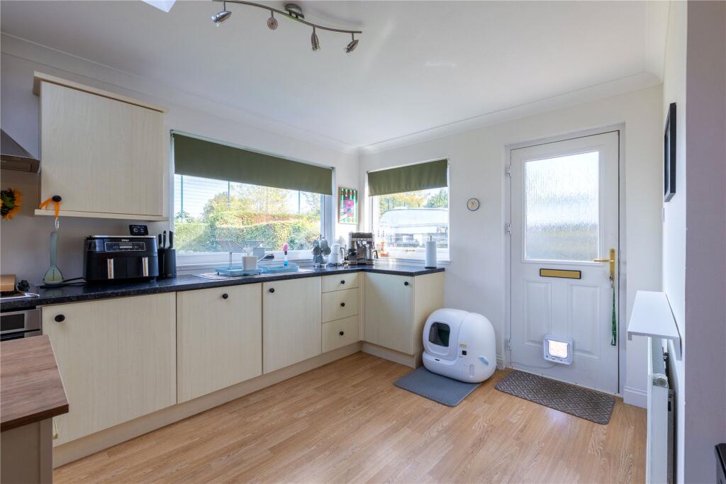 House in Perth - View 5
