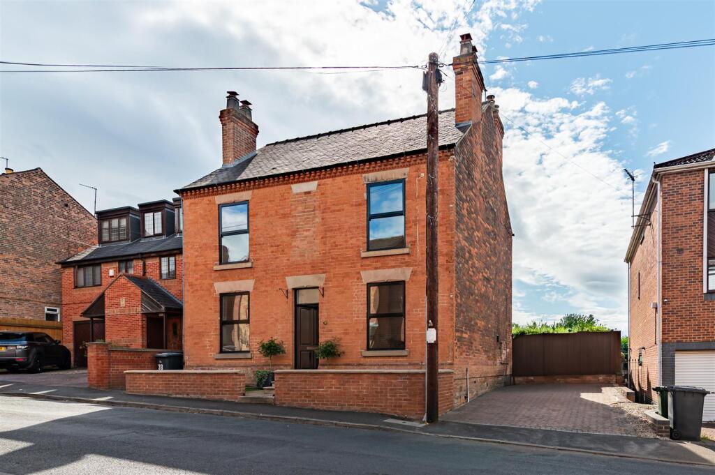 4-bed detached on Chesterfield Street, Carlton, Nottingham, £350,000