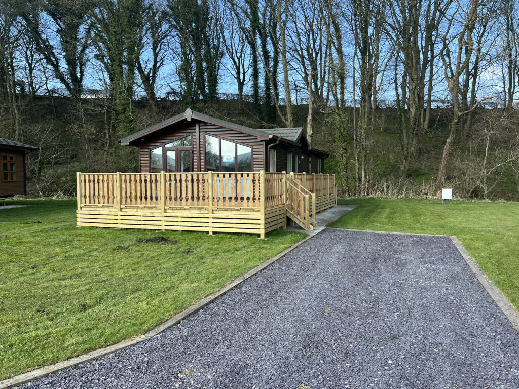 2-bed caravan on Bowland Lakes Leisure Village, Cleveley Bridge Bank Lane, Forton, Lancashire, PR1 3BY, £91,995