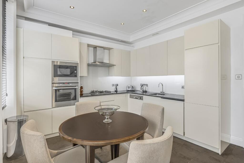4 bedroom flat for rent
