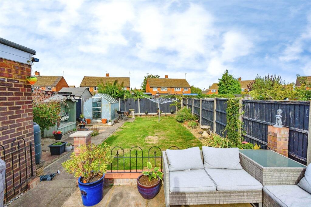 House in Dunstable, Central Bedfordshire - View 2
