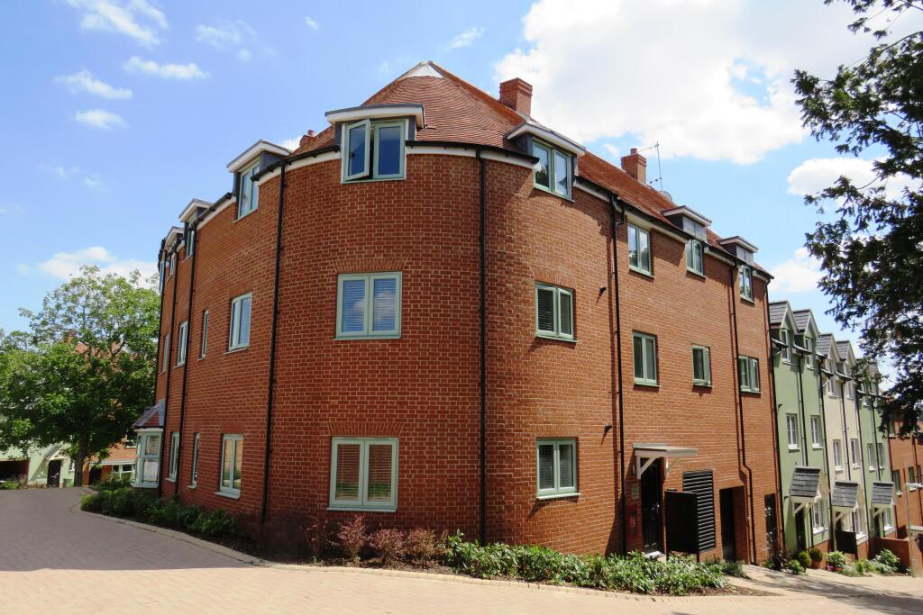 Main image of property: Summerhouse Hill, Central Buckingham, MK18