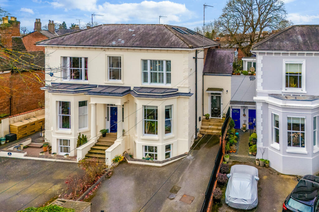 Main image of property: Milverton Terrace, Leamington Spa, Warwickshire CV32 5BA
