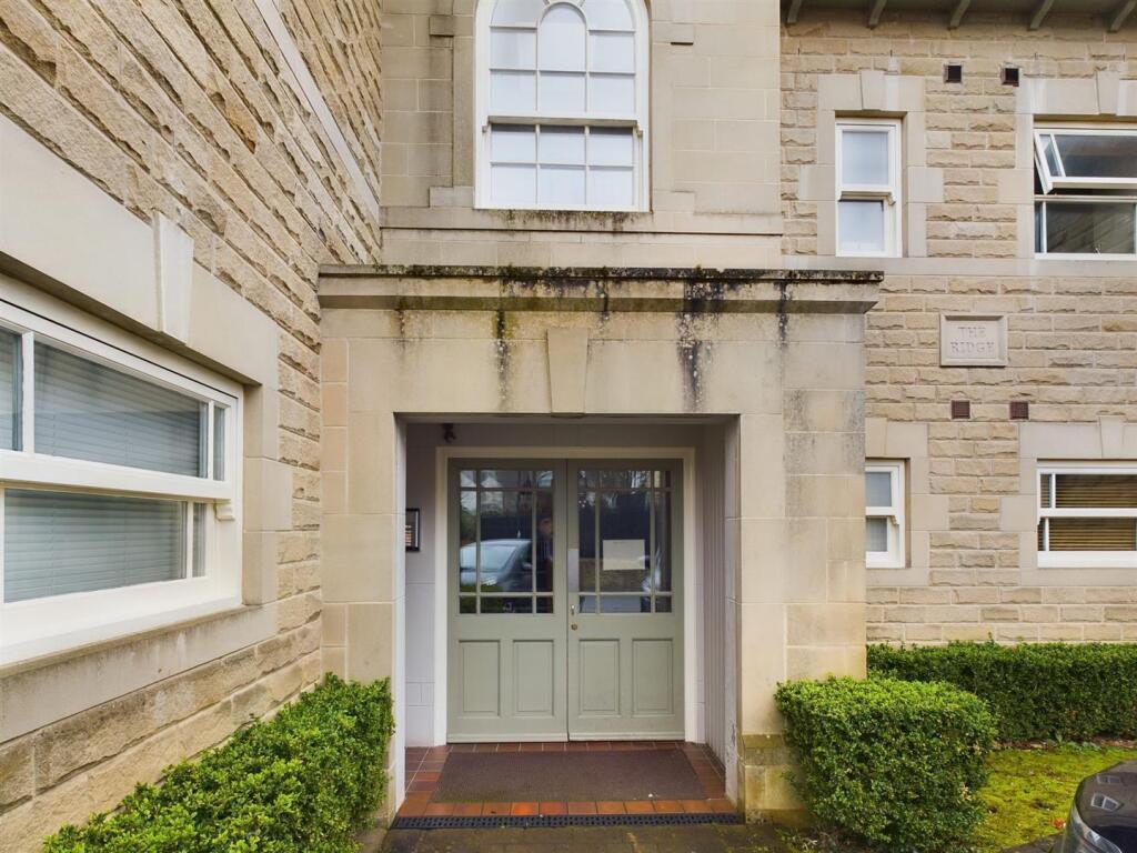 Apartment in Sheffield, Dore - More