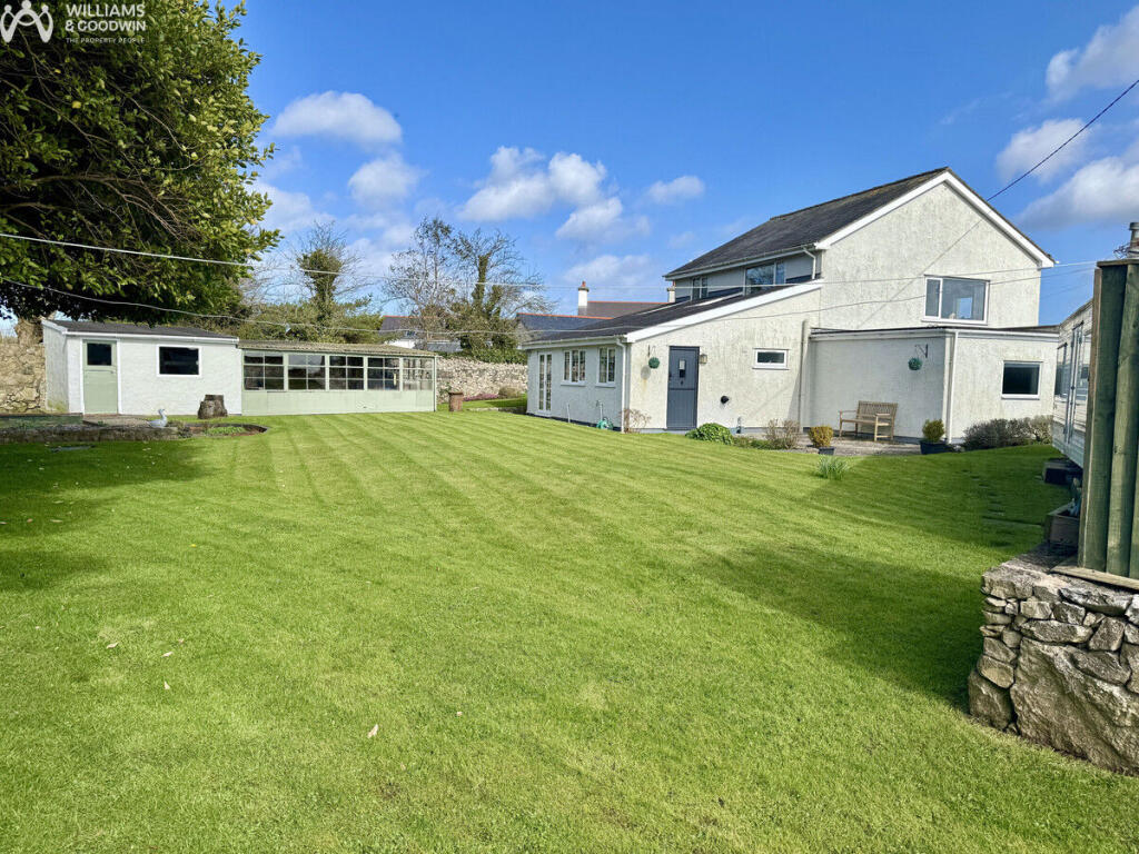 Lon Gwenfro, Llanbedrgoch, Anglesey, LL76 photo 4