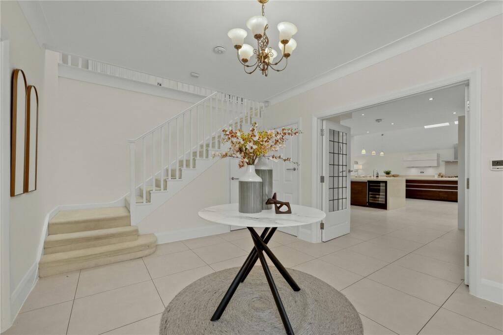 West End Lane, Esher, Surrey, KT10 – pohled 3