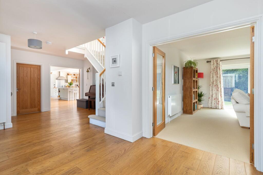 Chesworth Close, Horsham, RH13 image 2