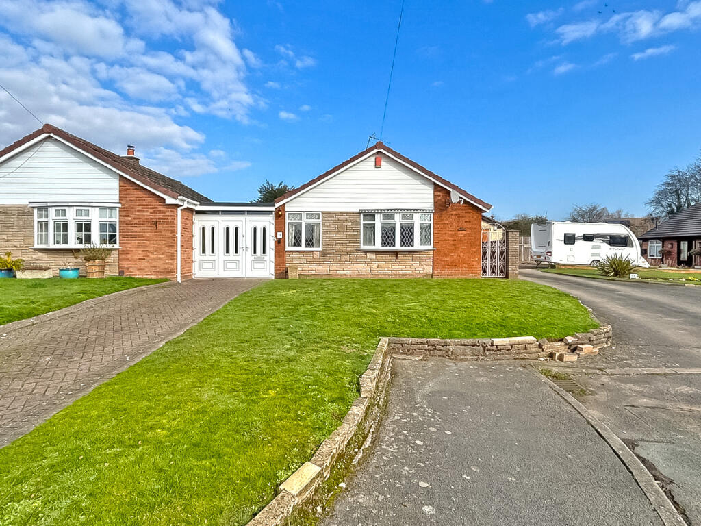 2-bed detached on Ludlow Close, Willenhall, £220,000