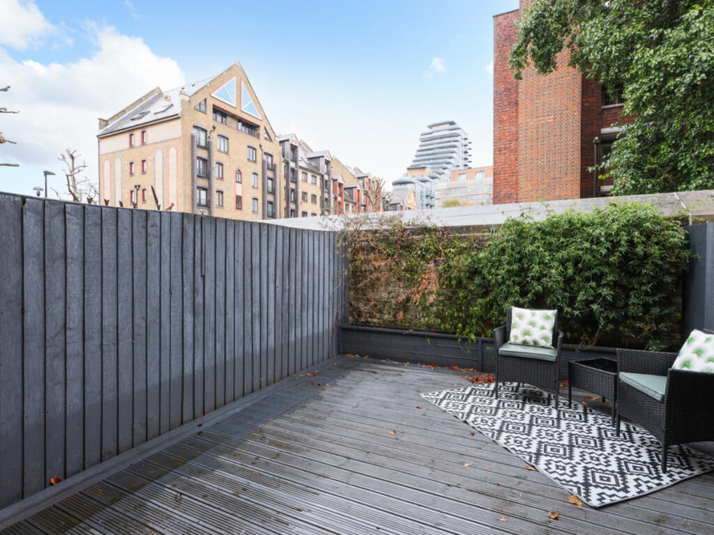 House in London - View 4