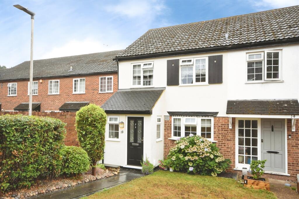 Main image of property: Doublet Mews, Billericay
